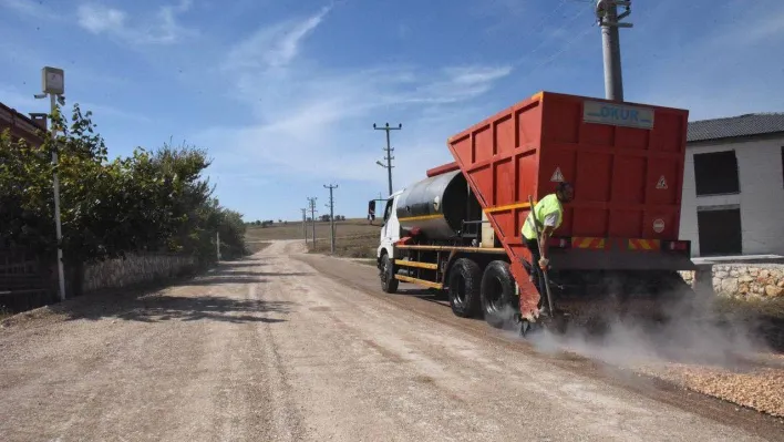 Ulaşıma açılan yollarda stabilize asfalt çalışması yapıldı