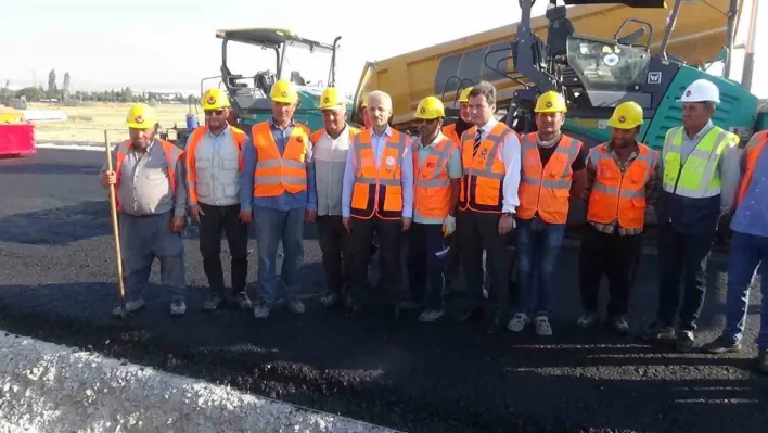 Ulaştırma ve Altyapı Bakanı Uraloğlu: '25-30 dakikalık seyahat süresini 5-6 dakikalara düşürürken transit trafiği rahatlatmış olacağız'