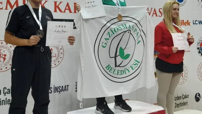 Uluslararası Gemlik Karate Turnuvası'na Gaziosmanpaşalı sporcular damga vurdu