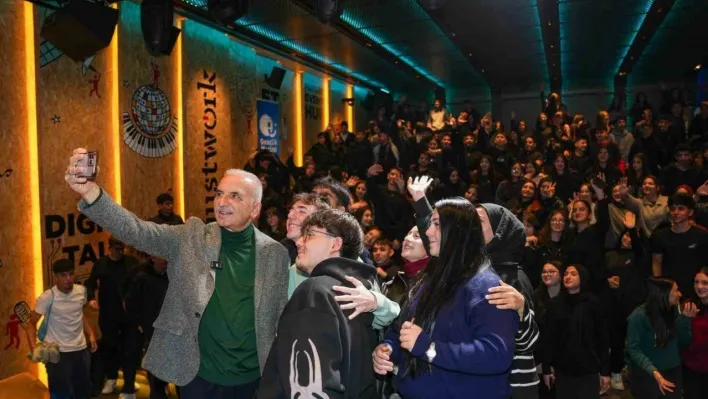 Ümraniye'de 'Motivasyon Buluşmaları' gençlerle yeni sezona başladı