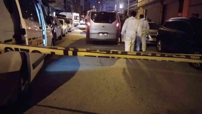 Ümraniye'de cinnet geçiren adam, oğlu ve kardeşini öldürdü