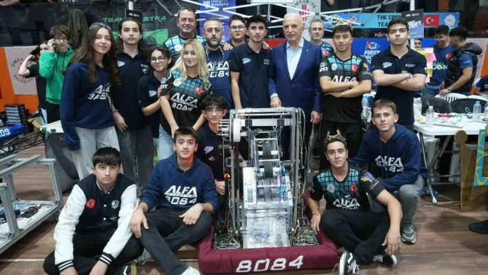 Ümraniye'de robot yarışları büyük heyecana sahne oldu