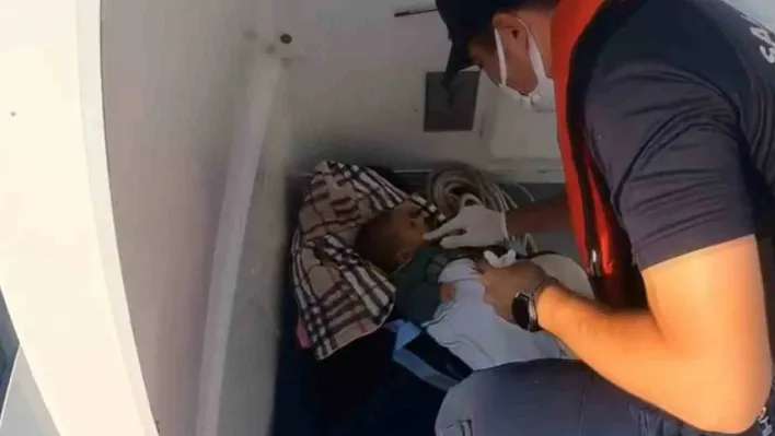 Umuda yolculuğa çıkan Afganistanlı bebeği Yunanlılar ölüme terk etti, Türk Sahil Güvenlik kurtardı