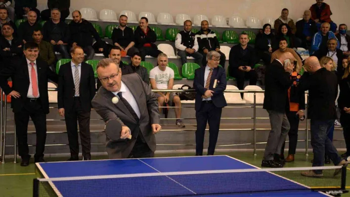 Üniversite personeli masa tenisinde hünerlerini sergileyecek