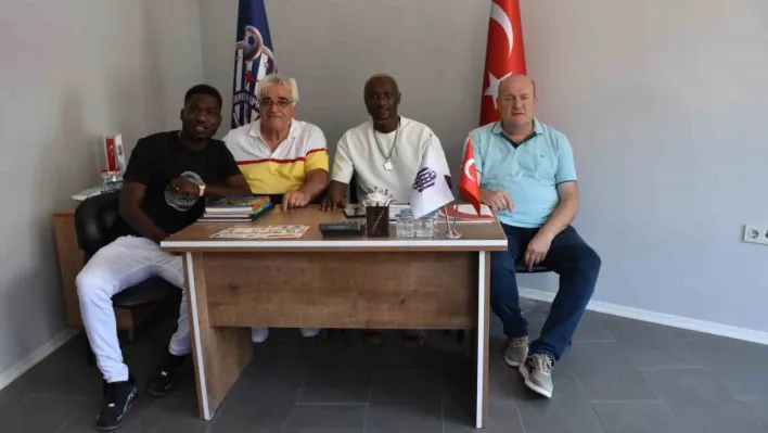 Ünlü futbolcu Yattara'dan Sakarya'ya futbol okulu