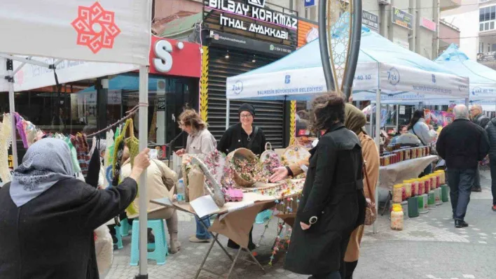 Üretici kadınlar pazarı ilgi gördü