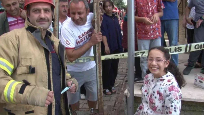 Üsküdar'da yangının ortasında kalan yavru kedileri itfaiye kurtardı