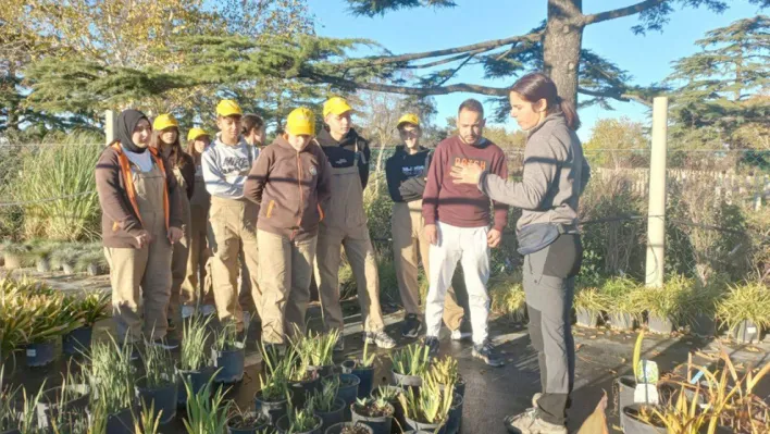 Uygulamalarla öğrenmeye devam ediyorlar