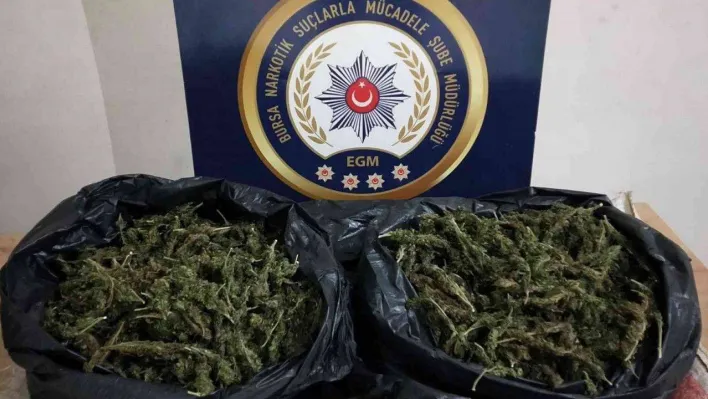 Uyuşturucu operasyonunda 2 kilo 100 gram esrar ele geçirildi, 2 kişi tutuklandı