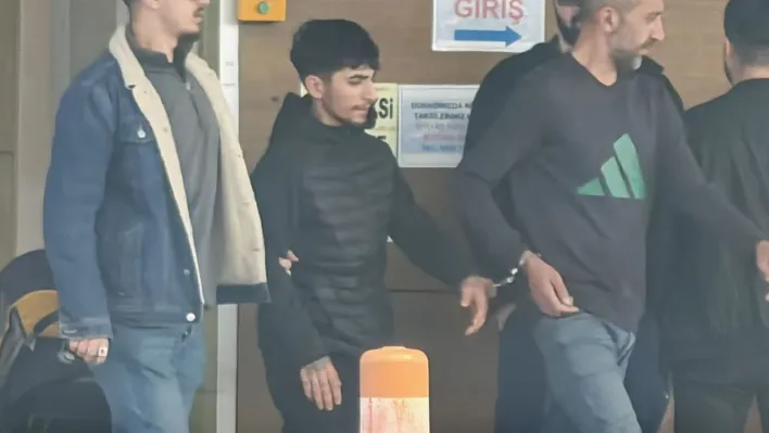 Uyuşturucu satıcıları suçüstü yakalandı