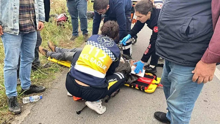 Uzunköprü'de tır motosiklete çarptı: 1 yaralı