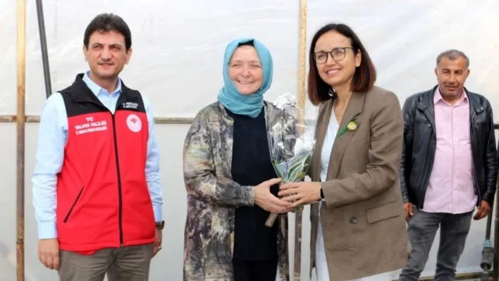 Vali Kaya, kadın çiftçilerin günü kutladı