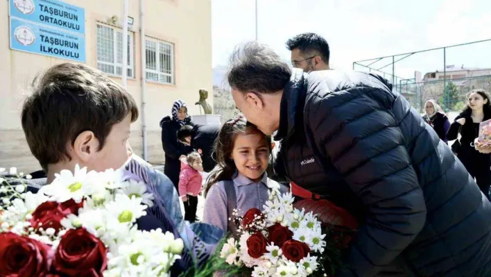 Vali Kızılkaya öğrenciler ile bir araya geldi