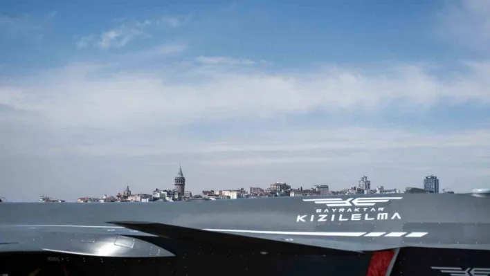 Vatandaşlar TCG Anadolu gemisindeki SİHA'lara yoğun ilgi gösterdi