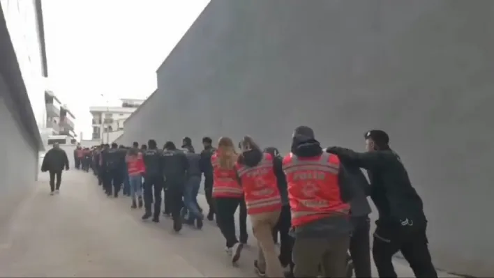 Vatandaşları 387 milyon dolandıran suç örgütü üyesi 22 kişi tutuklandı