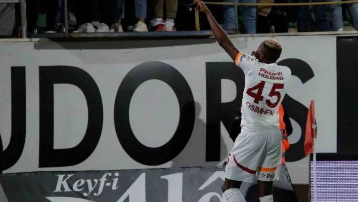 Victor Osimhen ligdeki gol sayısını 17 yaptı