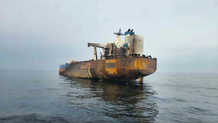 Vurulan tanker KAIROS'ta sızıntı tespit edildi