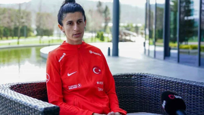 Yağmur Uraz: 'Hem kupayı kazanıp hem de gol kraliçesi olmak istiyorum'