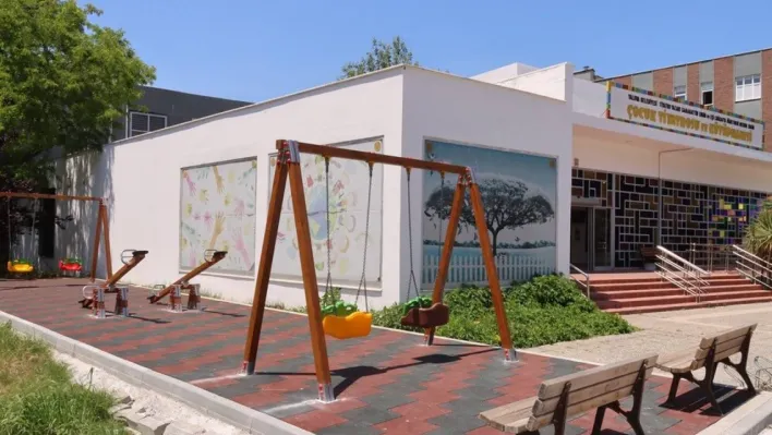 Yalova Belediyesi çocuk parklarını yenilemeye devam ediyor