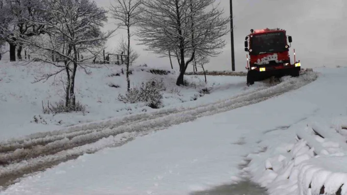 Yalova Belediyesi karla mücadeleye devam ediyor