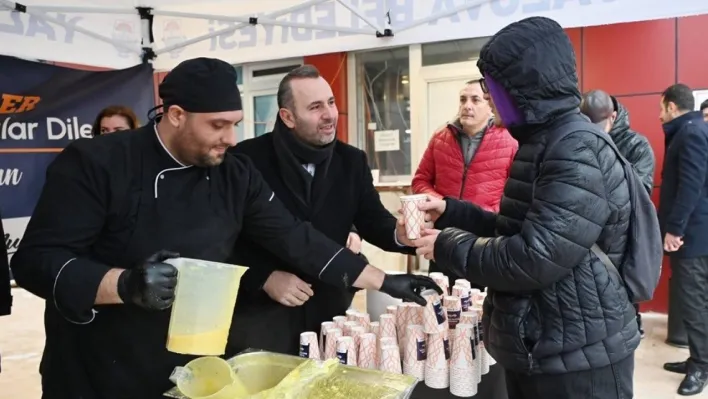 Yalova Belediyesi'nden üniversite öğrencilerine çorba ikramı