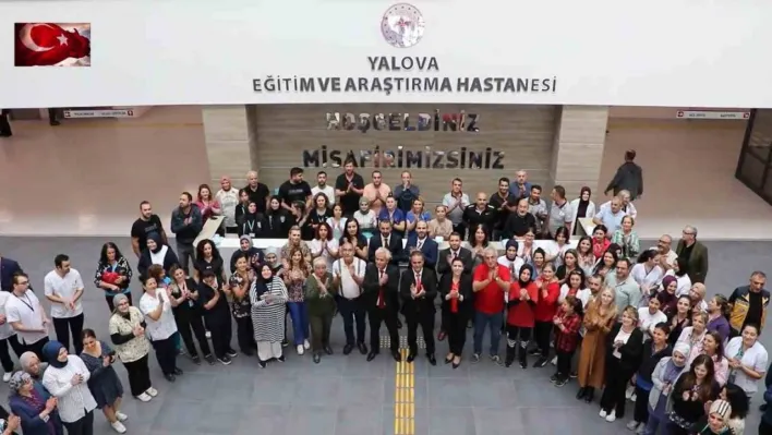 Yalova'da hastane personelinden İstiklal Marşı şiirli 100. yılı kutlama klibi