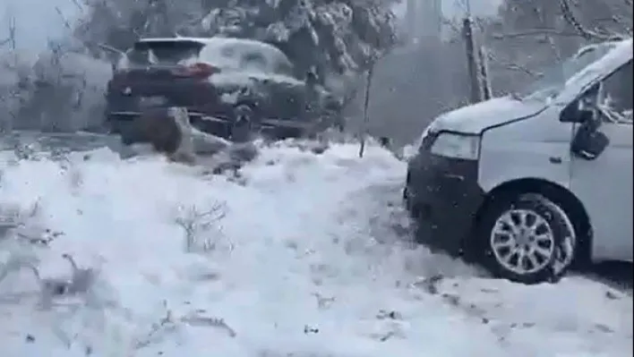 Yalova'da kar keyfi kazalarla sonuçlandı