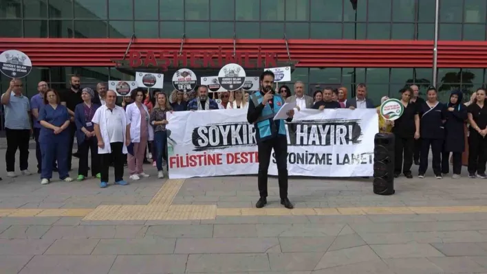 Yalova'da sağlık çalışanları İsrail'i protesto etti