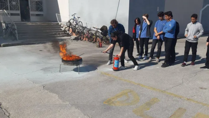 Yalova İtfaiyesi'nin yangın eğitimleri devam ediyor