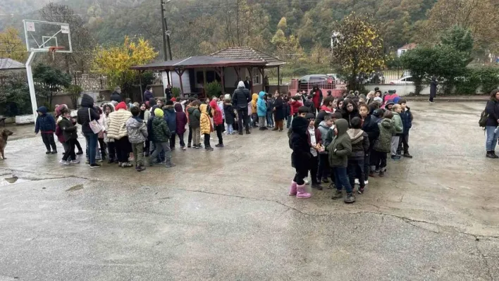 Yalova'nın Armutlu ilçesinde okullar tatil edildi