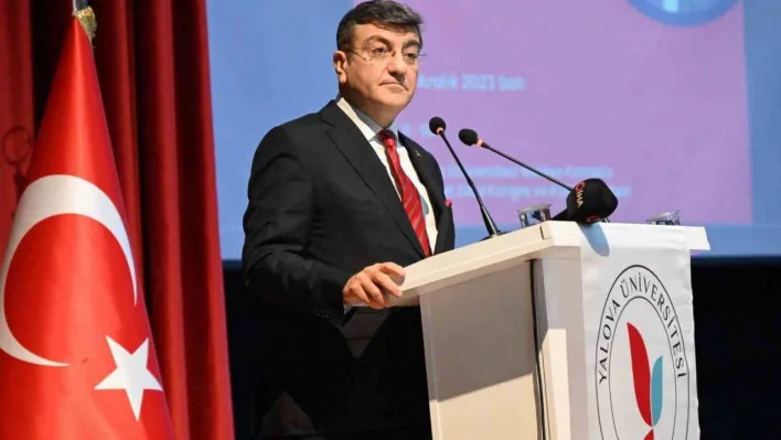 Yalova Üniversitesi'nin akademik yılı açılışının ilk dersi Prof. Dr. Hacısalihoğlu'ndan