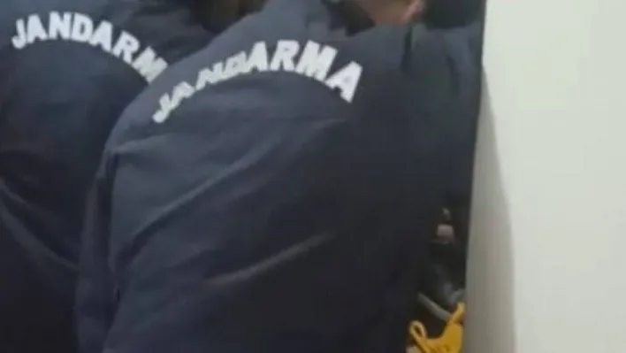 Yangına uykuda yakalandılar...Can pazarı kamerada