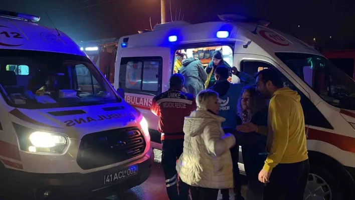 Yangında mahsur kalanları itfaiye kurtardı: 1'i bebek 9 kişi dumandan etkilendi