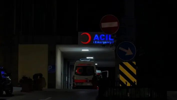 Yaralı şekilde hastane önüne atıldı, polis harekete geçti