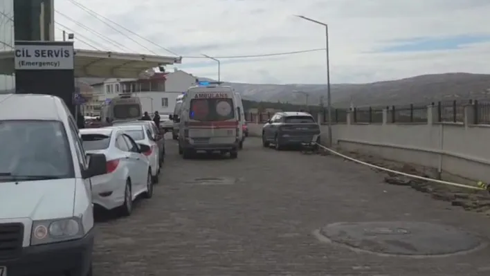 Yardım sergisinde yedikleri yemekten zehirlendiği ileri sürülen lise öğrencileri hastanelik oldu