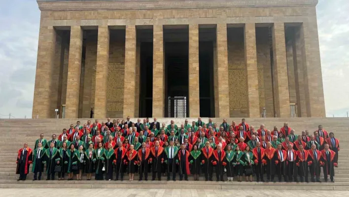 Yargıtay üyeleri adli yıl açılışı dolayısıyla Anıtkabir'i ziyaret etti