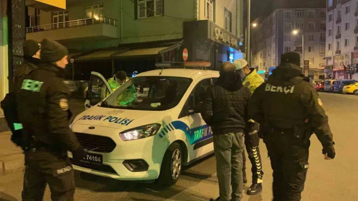 Yasal sınırın üzerinde alkollü çıktığını duyan sürücü: 'İki birada bu kadar çıkıyor mu ya'