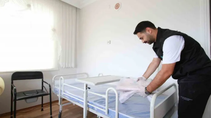 Yatağa bağımlı hastalara ekipman desteği