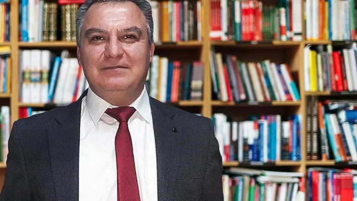 Yazar Ali Ünlü'den iki yeni kitap