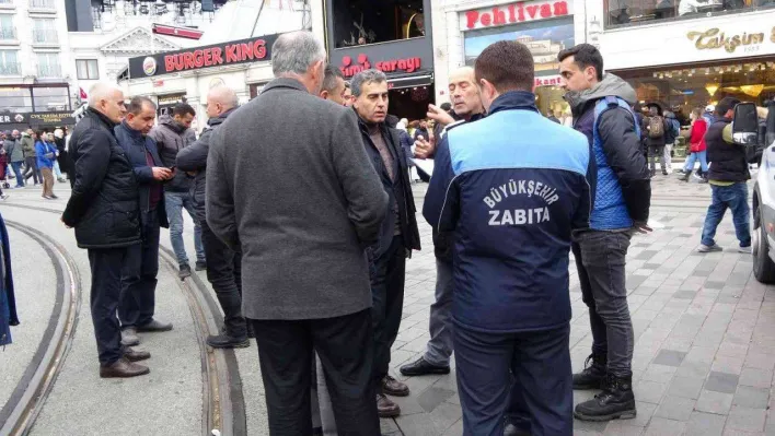 Yeni önlemler sonrasında İstiklal Caddesi'nde denetim yapıldı