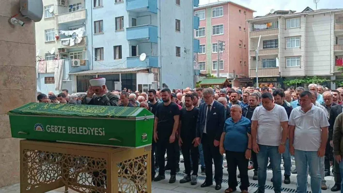 Yeni taşındığı evin camını silerken düşüp hayatını kaybetmişti, son yolculuğuna uğurlandı