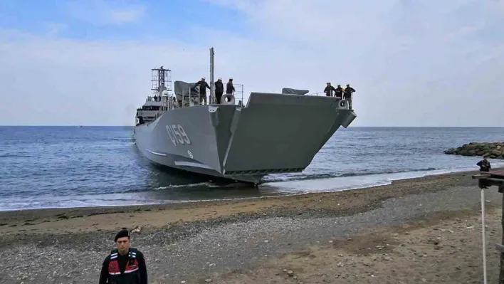 Yeni Tip Çıkarma Gemisi Ç-159 Yalova kıyısında test edildi