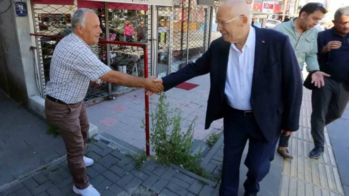 Yenimahalle Belediye Başkanı Yaşar inşaatı devam eden pazar yerini inceledi