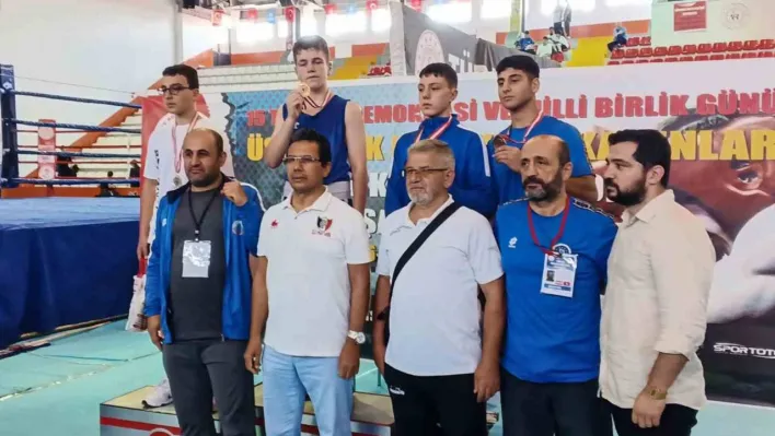 Yenimahalle Belediyesi Spor Kulübü madalyaya doymuyor