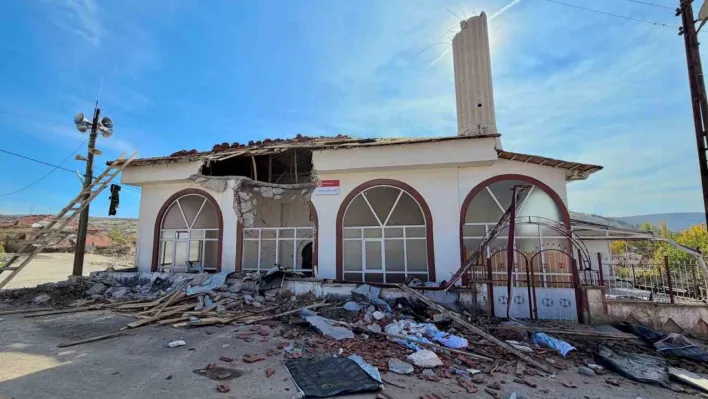 Yıkılan caminin tadilatına Sincan Belediyesi'nden anlamlı destek