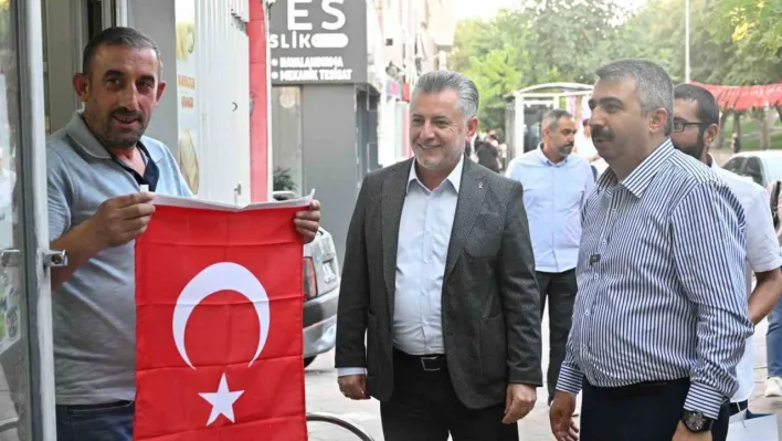 Yıldırım al bayraklarla donatıldı