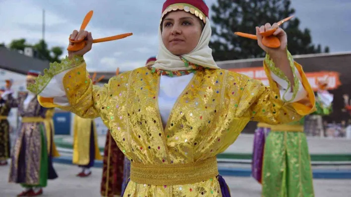 Yıldırım'da 'Erguvan' coşkusu