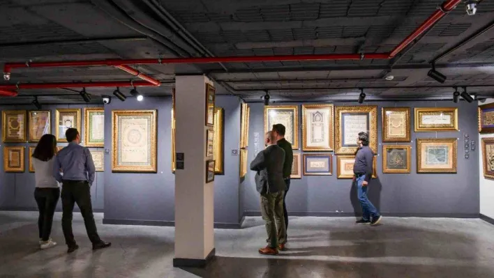 Yıldız Holding'in 'Konuşan Yazılar' sergisi ziyarete açıldı