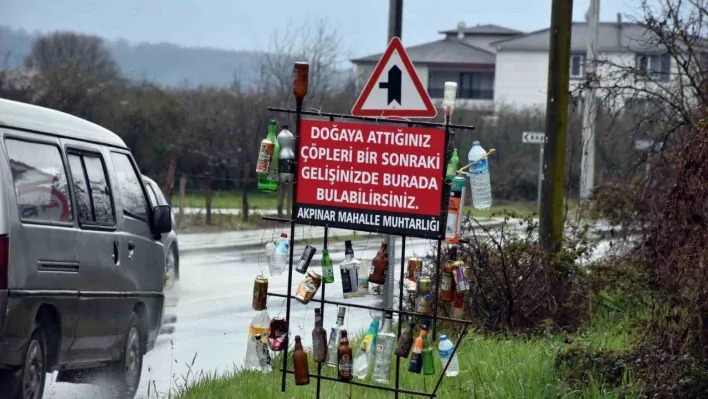 Yol kenarına atılan çöpleri bakın ne yaptı