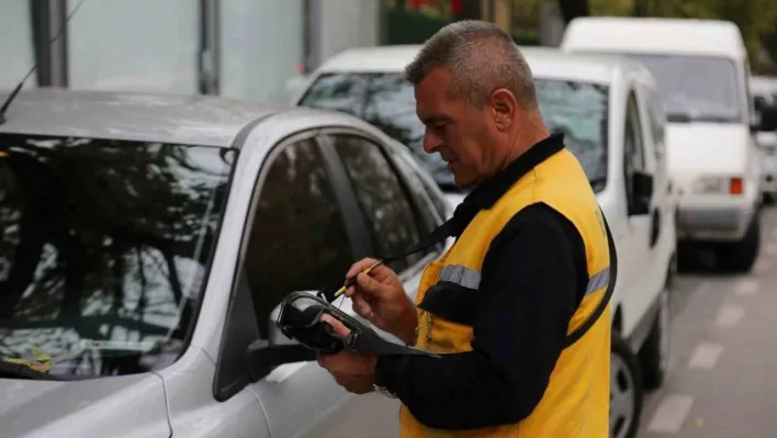 Yol üstü parklanmada yeni ücret